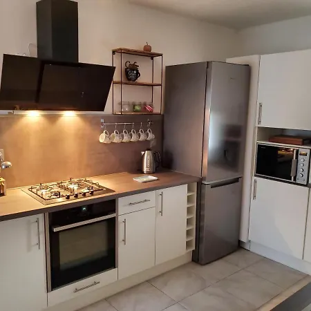Maison Ensoleillee - Hébergement de vacances Gesnes-le-Gandelin